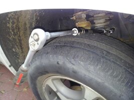 Frame rail bracket upper bolt.jpg